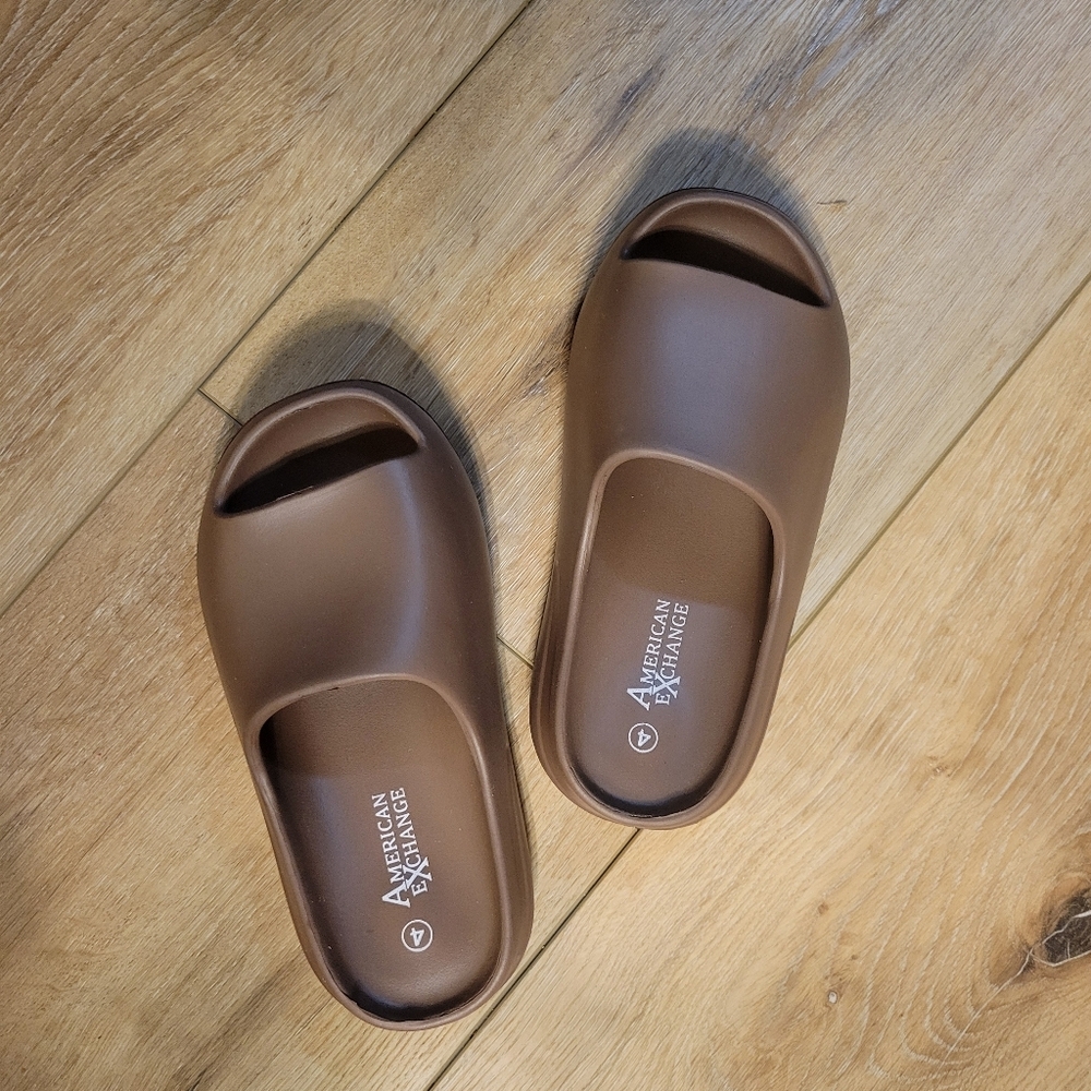 American Exchange Brown Slide Sandals Kids Size 4